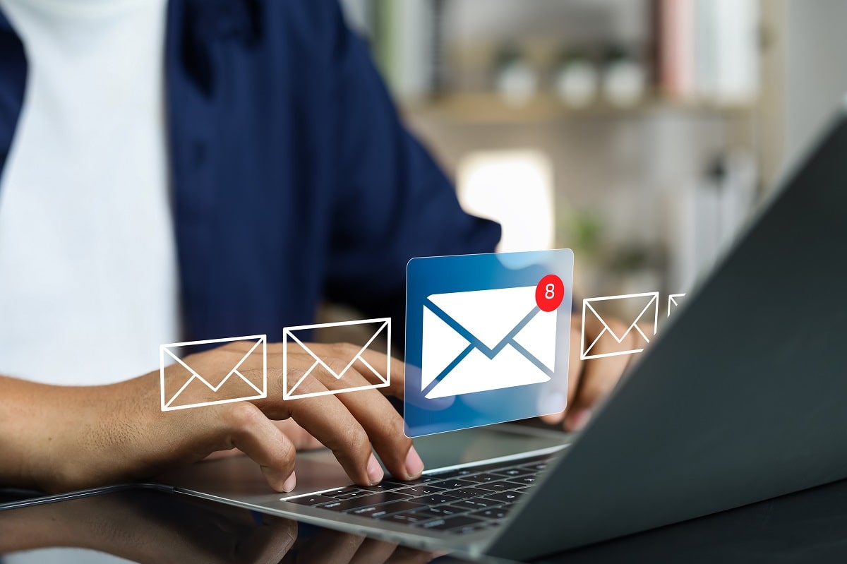 email and text icons